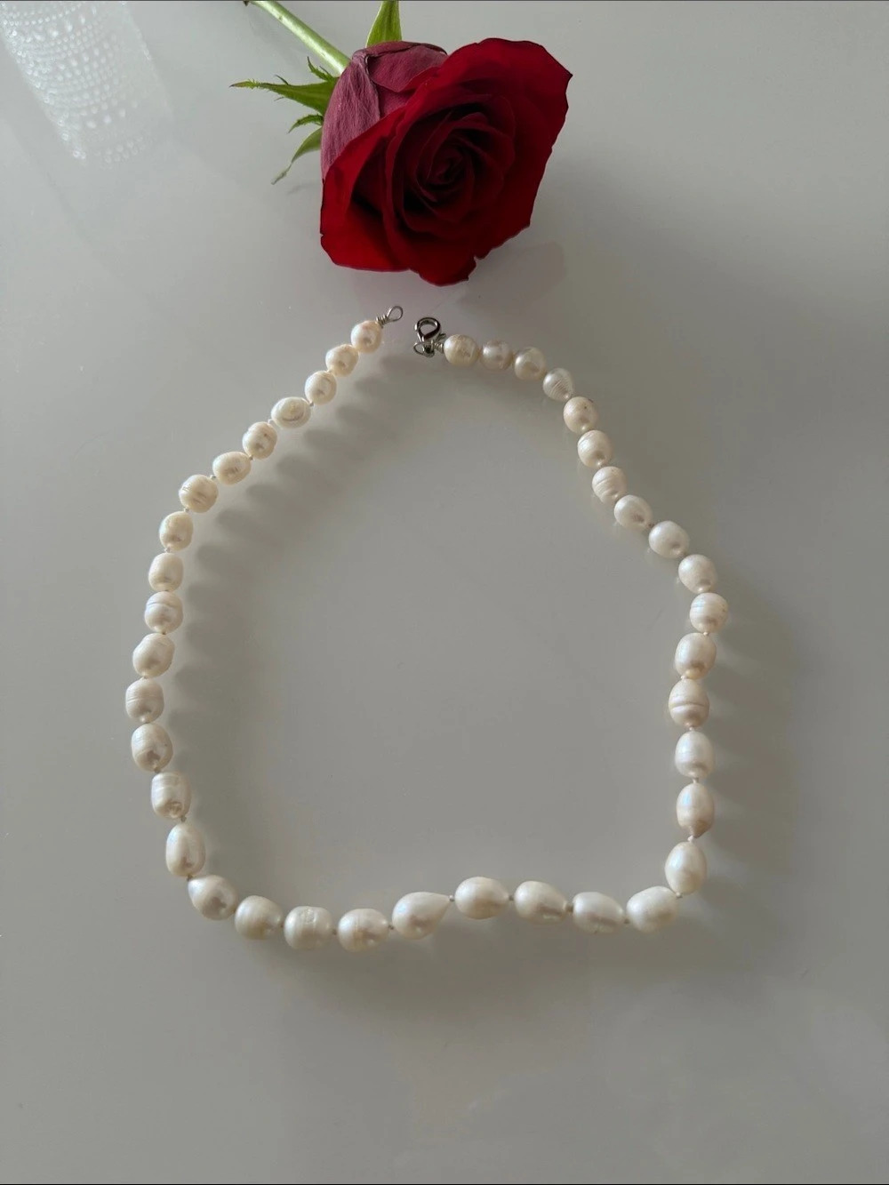Freshwater Pearl Necklace in White Like New
